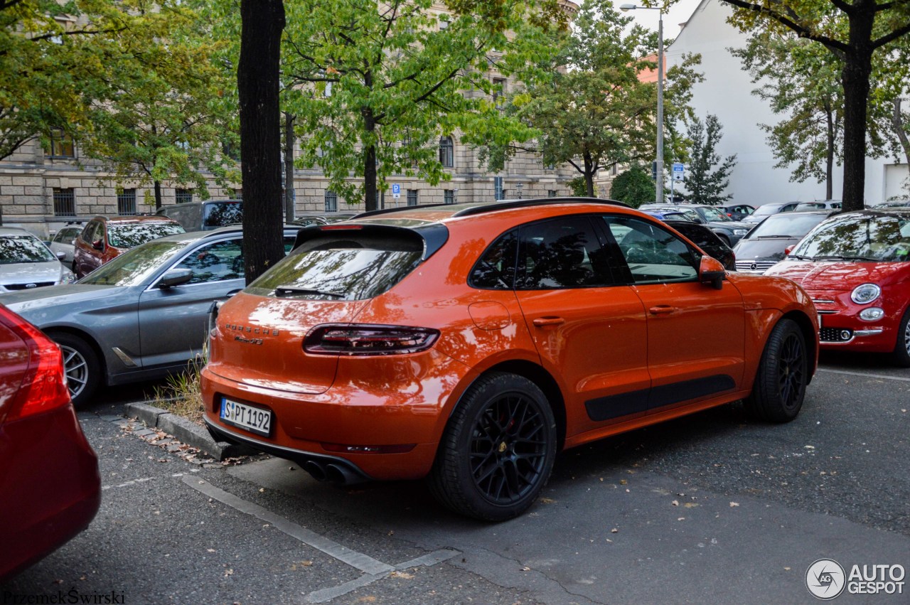 Porsche 95B Macan GTS