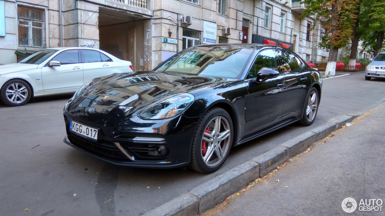 Porsche 971 Panamera Turbo