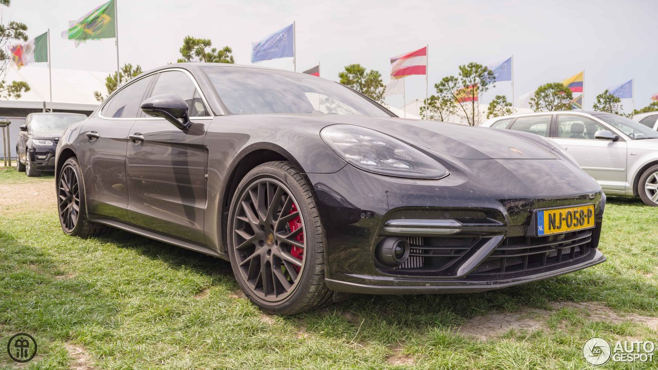 Porsche 971 Panamera Turbo