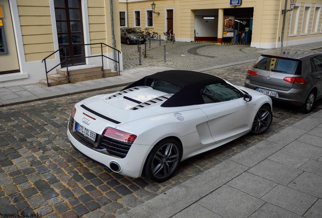 Audi R8 V10 Spyder 2013