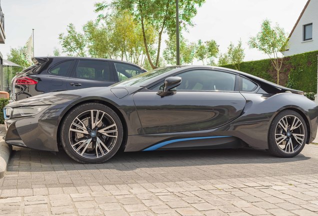 BMW i8