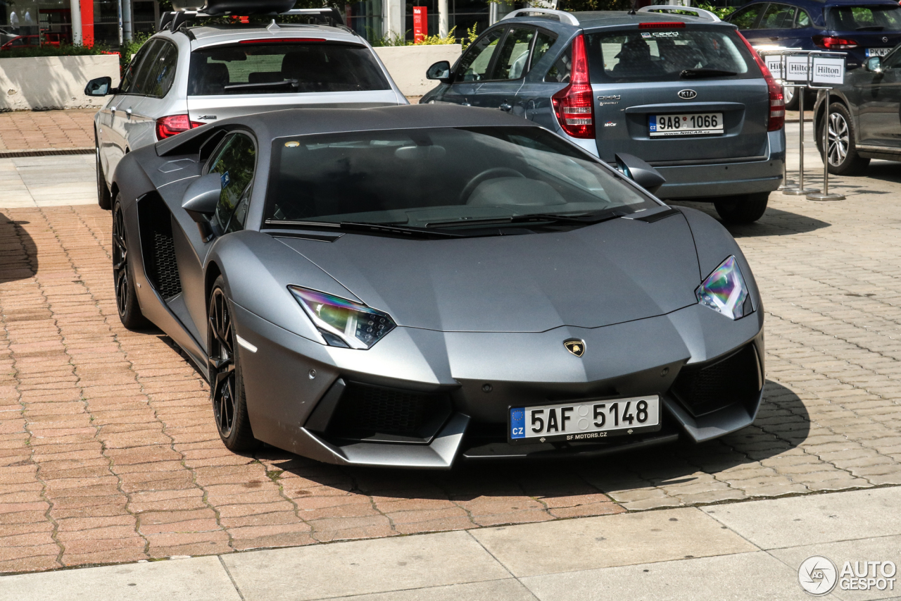 Lamborghini Aventador LP700-4