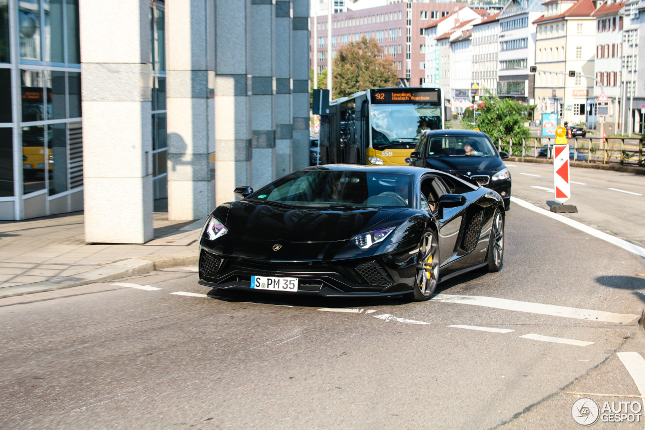 Lamborghini Aventador S LP740-4