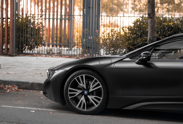 BMW i8 Protonic Frozen Black Edition