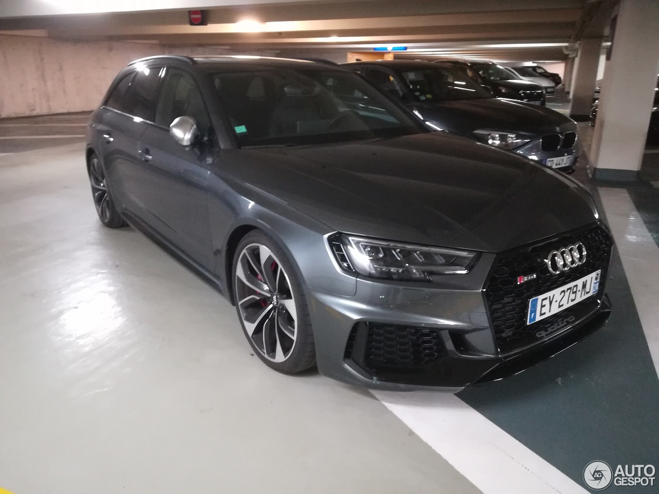 Audi RS4 Avant B9