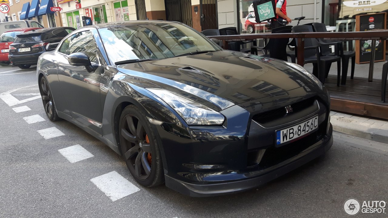 Nissan GT-R