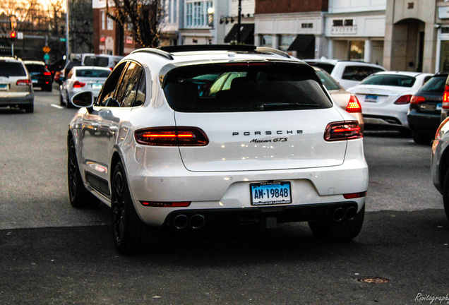 Porsche 95B Macan GTS