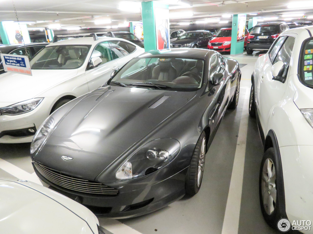 Aston Martin DB9