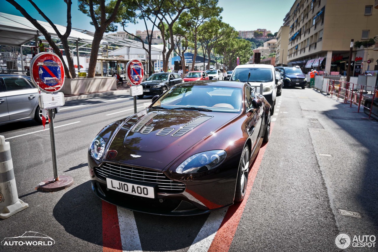 Aston Martin V12 Vantage