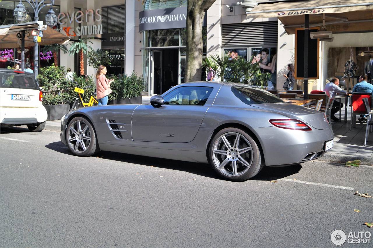 Mercedes-Benz SLS AMG