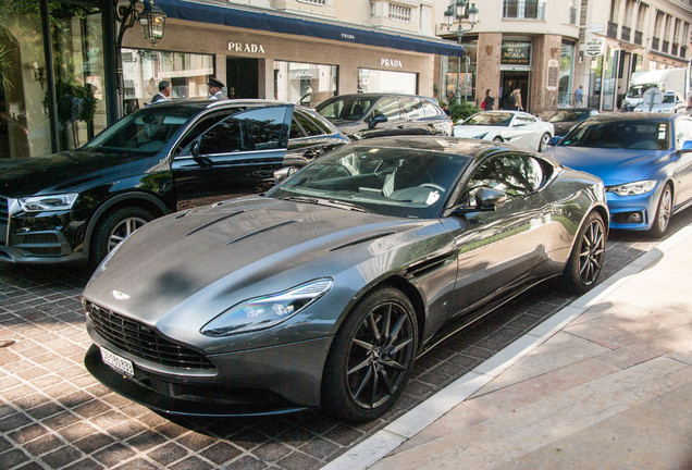 Aston Martin DB11