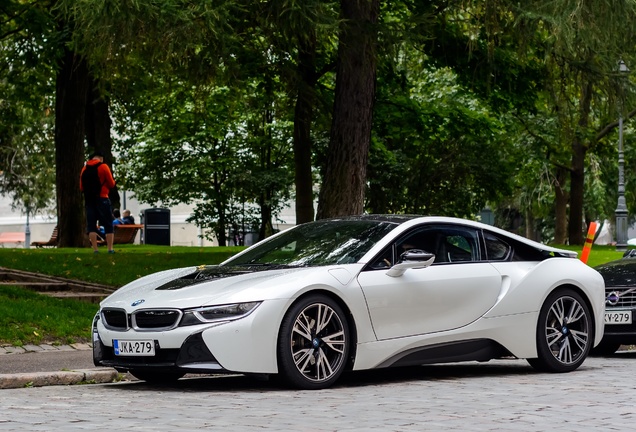 BMW i8