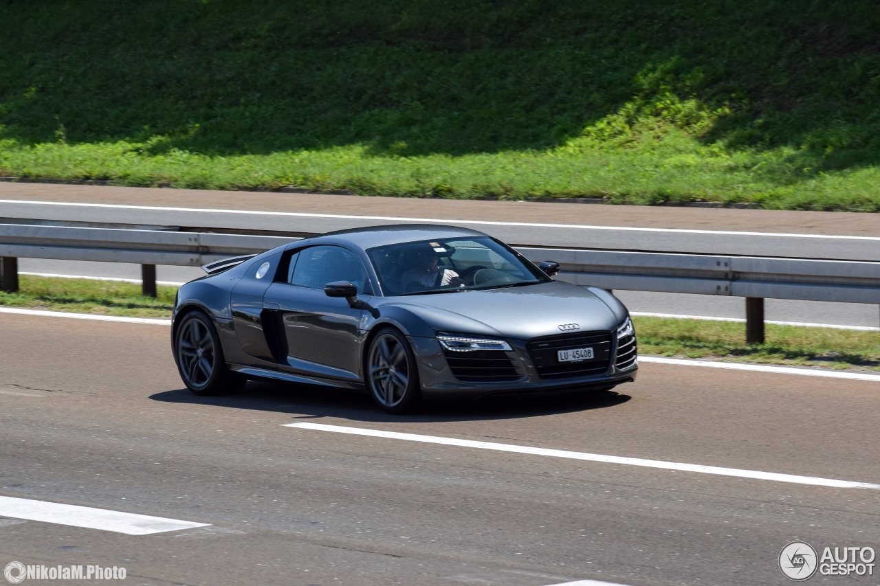 Audi R8 V10 Plus 2013