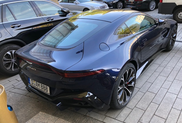 Aston Martin V8 Vantage 2018