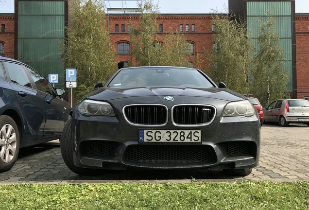 BMW M5 F10 2011