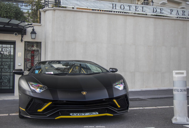 Lamborghini Aventador S LP740-4 Roadster