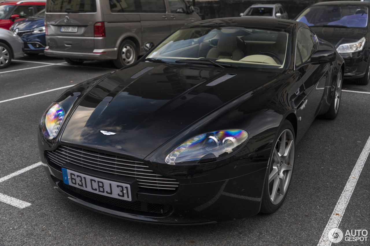 Aston Martin V8 Vantage