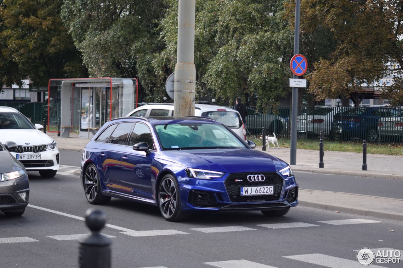 Audi RS4 Avant B9