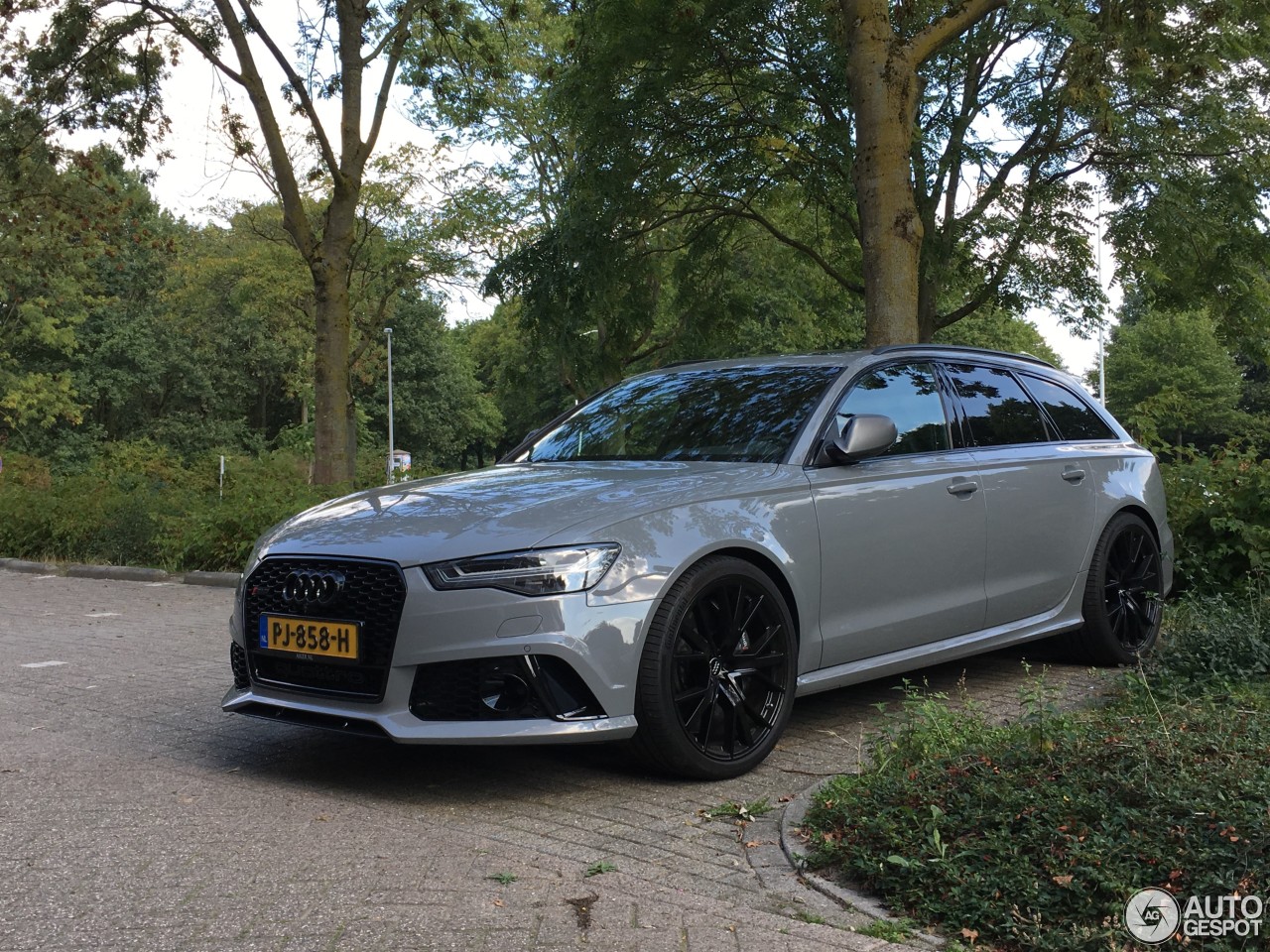 Audi RS6 Avant C7 2015