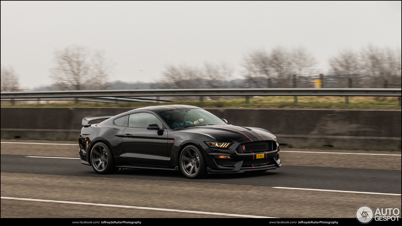 Ford Mustang Shelby GT350R 2015