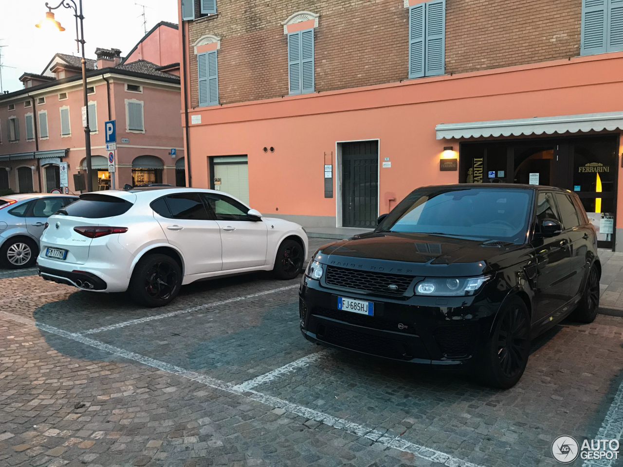 Land Rover Range Rover Sport SVR