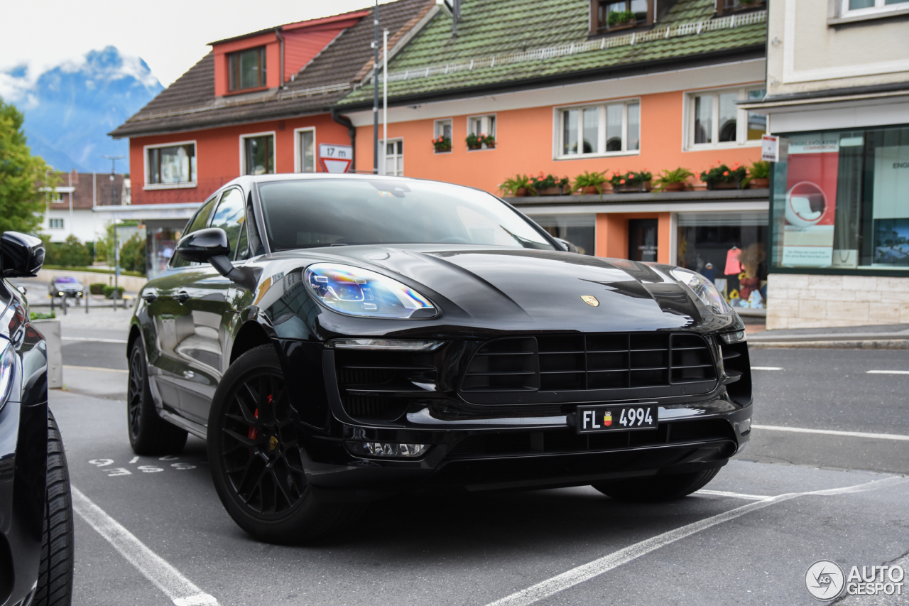 Porsche 95B Macan GTS