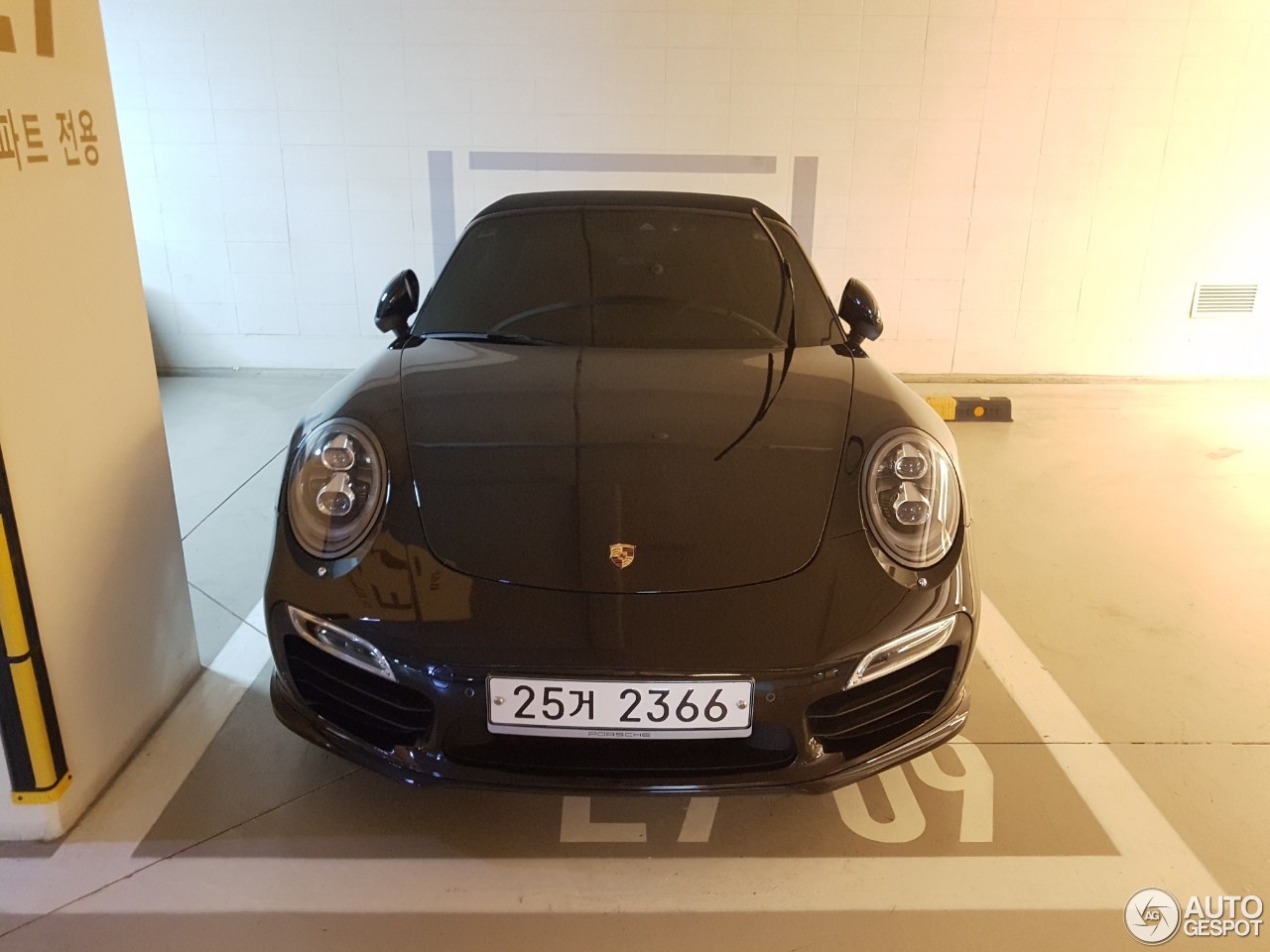 Porsche 991 Turbo S Cabriolet MkI