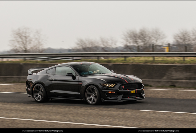 Ford Mustang Shelby GT350R 2015