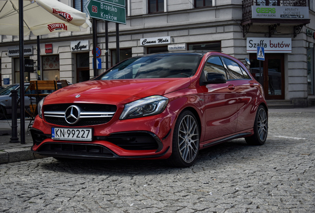 Mercedes-AMG A 45 W176 2015