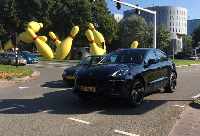 Porsche 95B Macan GTS