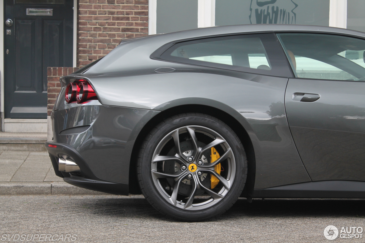 Ferrari GTC4Lusso T