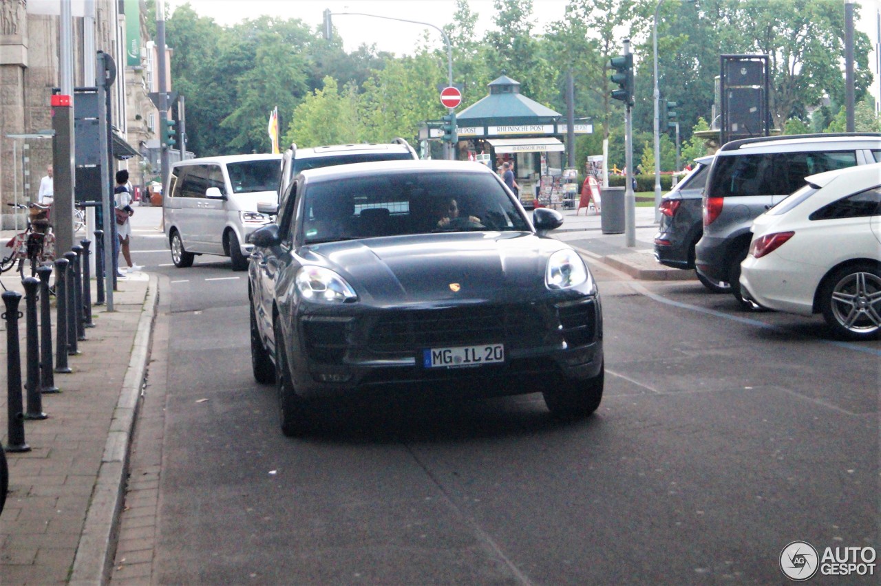 Porsche 95B Macan GTS