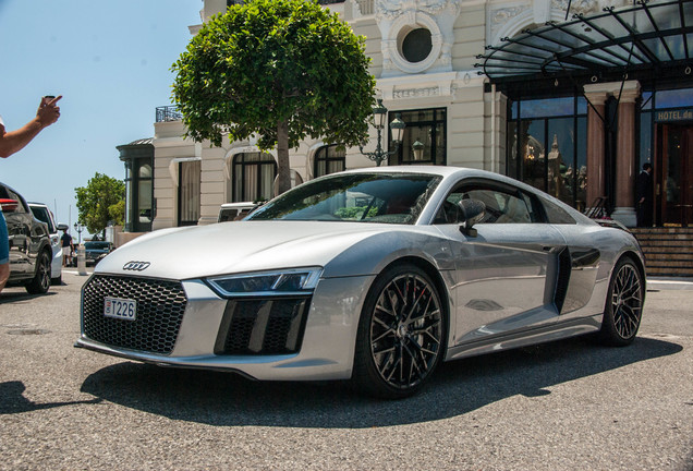 Audi R8 V10 Plus 2015