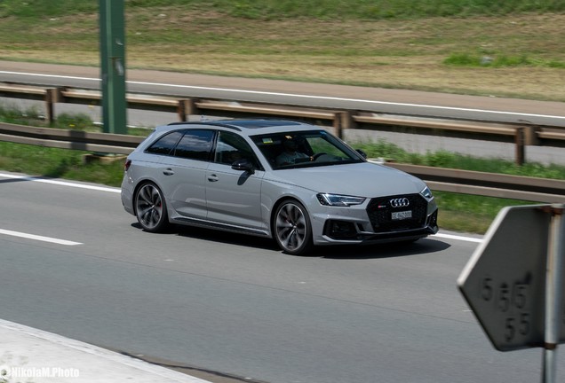 Audi RS4 Avant B9