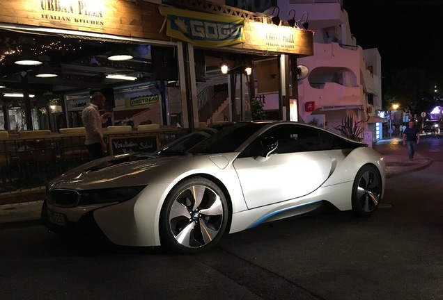 BMW i8