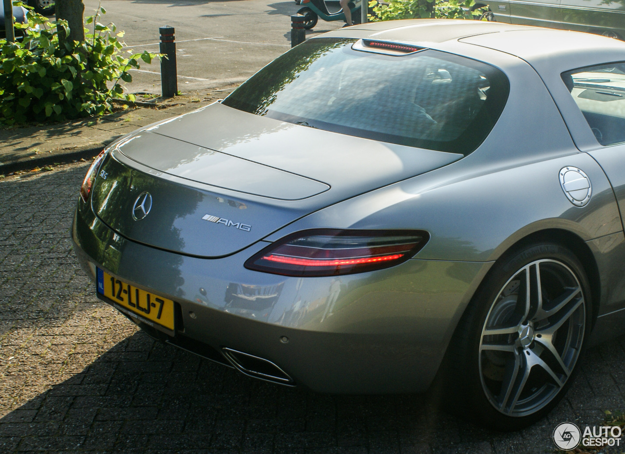 Mercedes-Benz SLS AMG