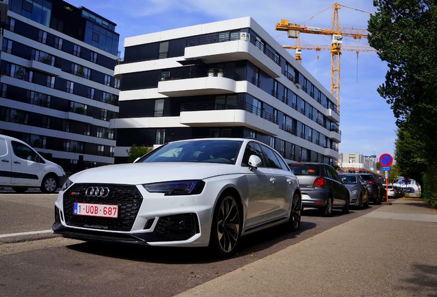 Audi RS4 Avant B9