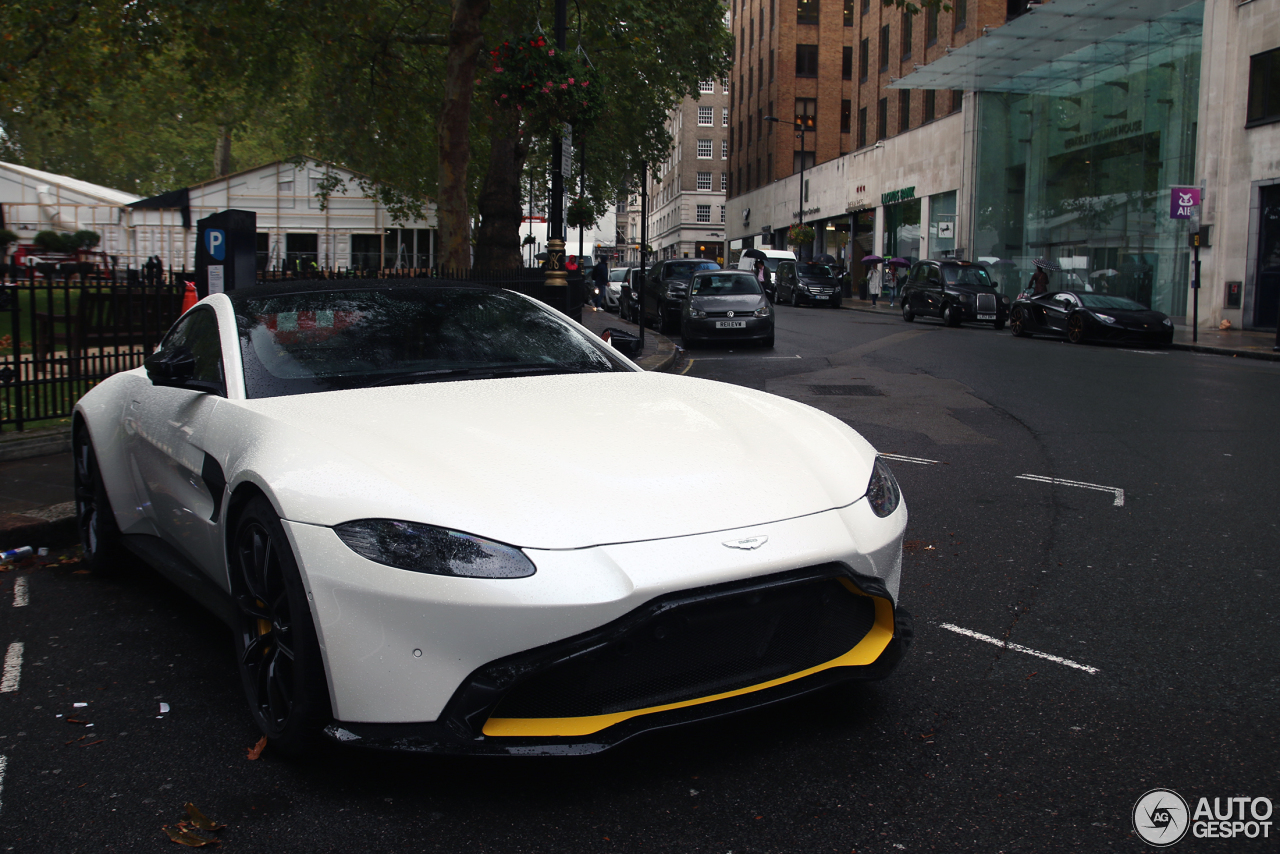 Aston Martin V8 Vantage 2018