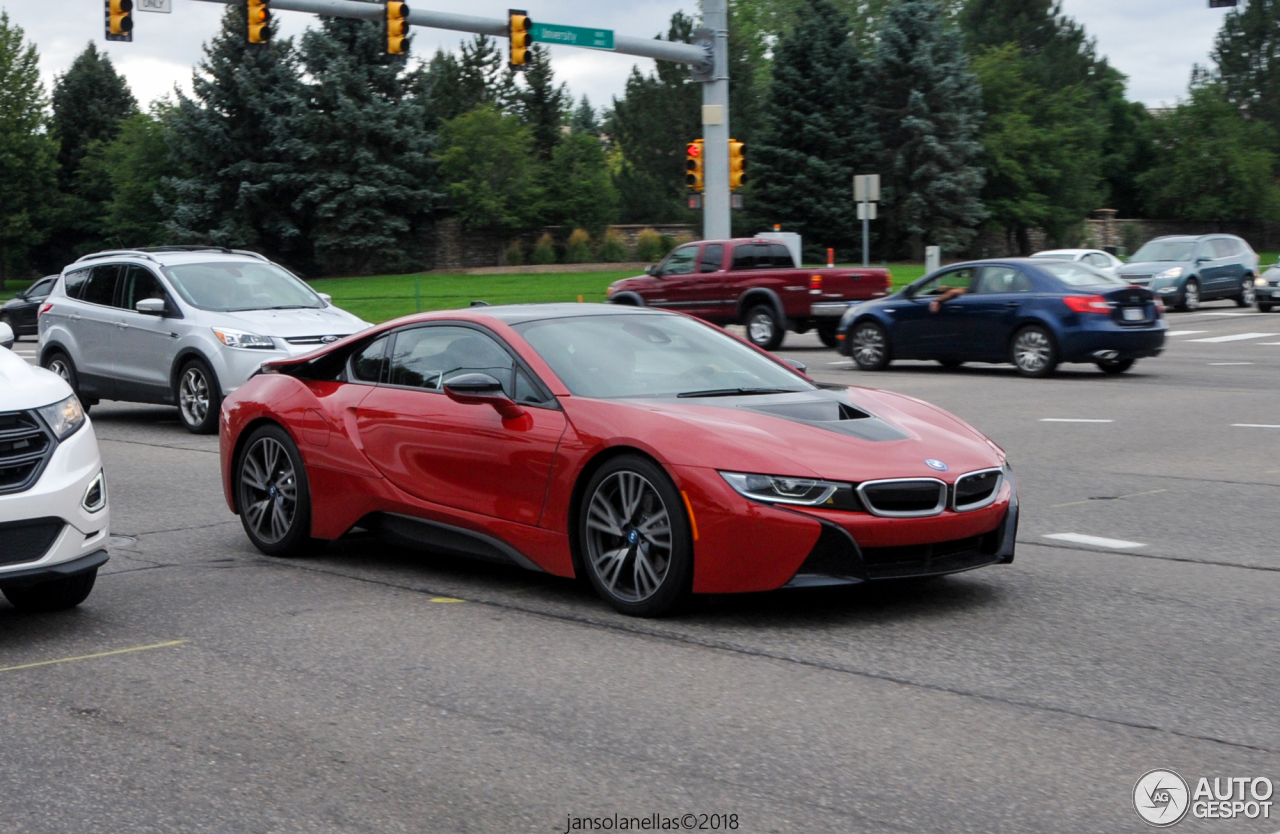 BMW i8 Protonic Red Edition