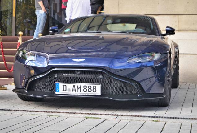 Aston Martin V8 Vantage 2018