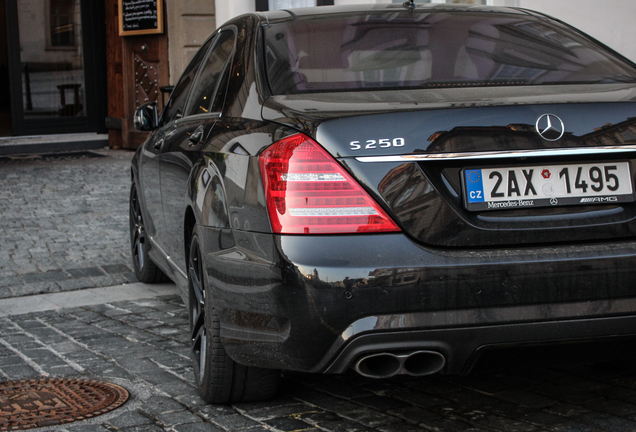 Mercedes-Benz S 65 AMG V221 2010