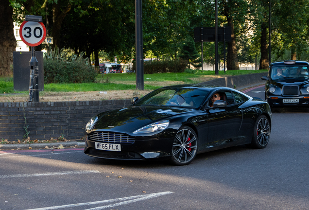 Aston Martin DB9 2015 Carbon Black Edition