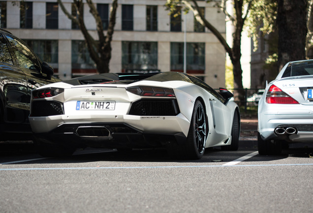 Lamborghini Aventador LP700-4 Roadster Pirelli Edition