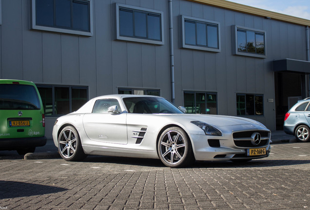 Mercedes-Benz SLS AMG