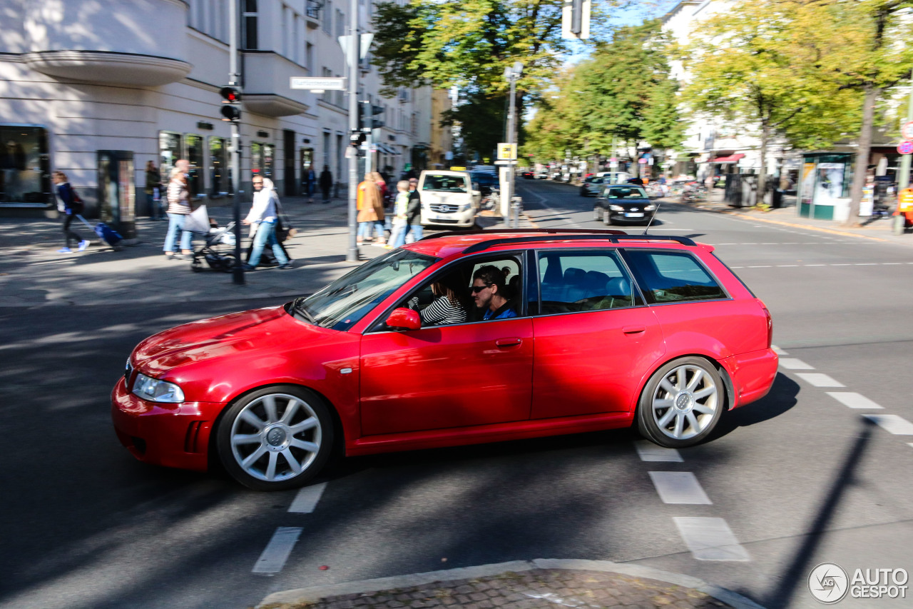 Audi RS4 Avant B5