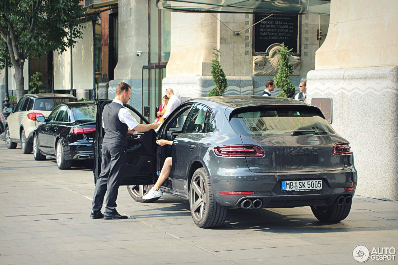 Porsche 95B Macan GTS