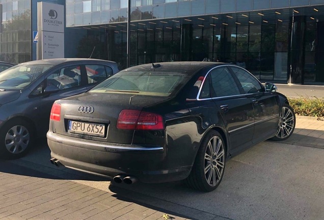 Audi S8 D3