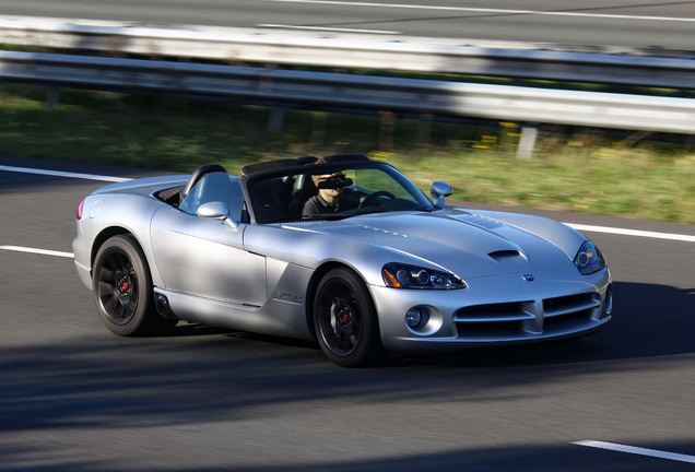 Dodge Viper SRT-10 Roadster 2003