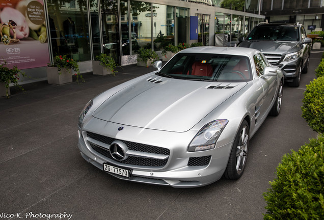 Mercedes-Benz SLS AMG