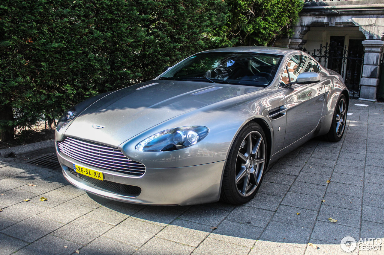 Aston Martin V8 Vantage